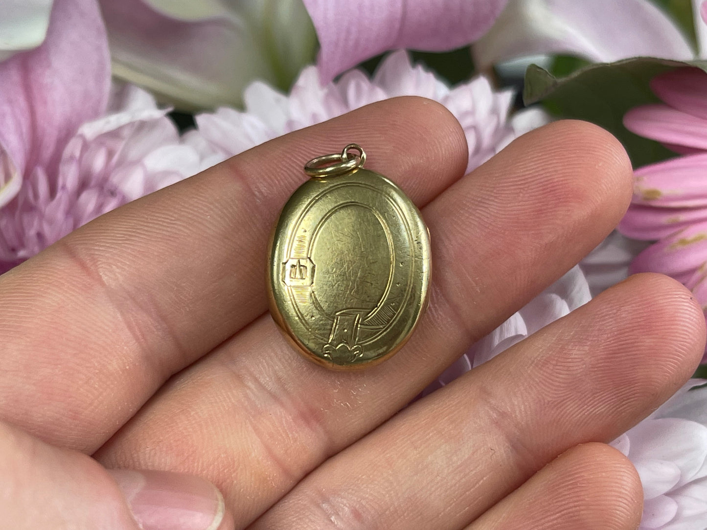victorian-9ct-gold-mourning-locket-1863