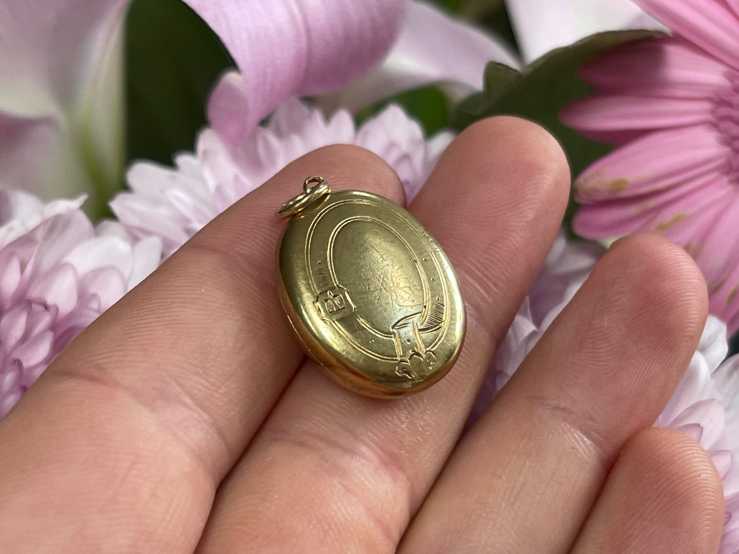 victorian-9ct-gold-mourning-locket-1863