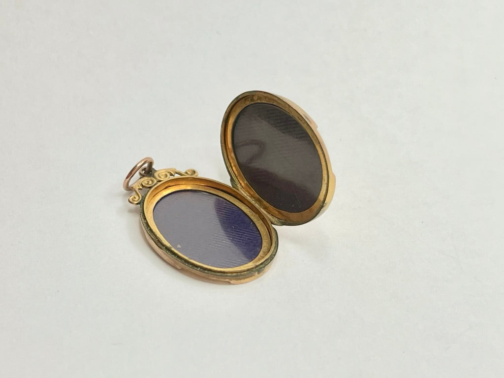 edwardian-9ct-gold-locket