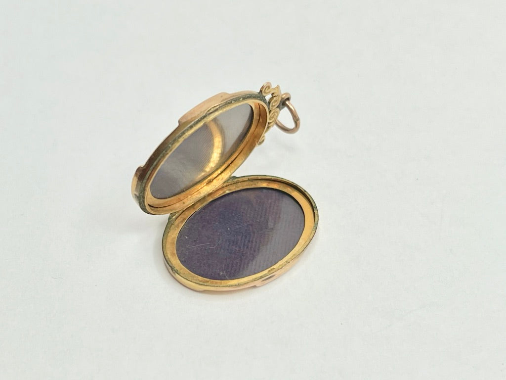 edwardian-9ct-gold-locket