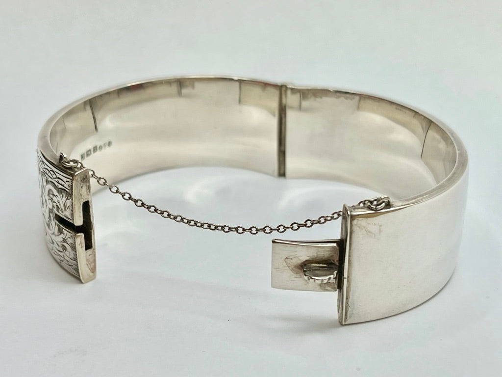 vintage-silver-bangle