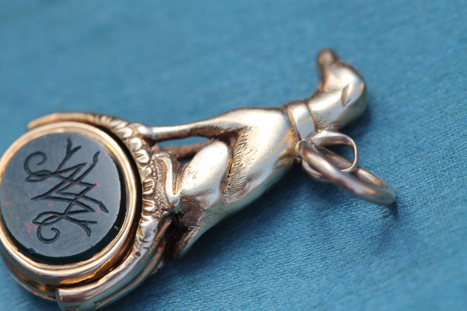 Antique 15ct Gold Greyhound Spinner Fob "Unity" | Bloodstone & Sardonyx c.1890 — view 10