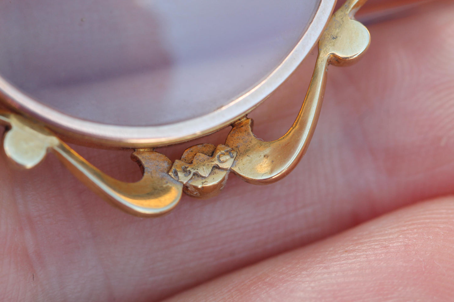 Antique Edwardian 15ct Gold Pearl Locket Pendant | Glass Keepsake c.1905 — view 9