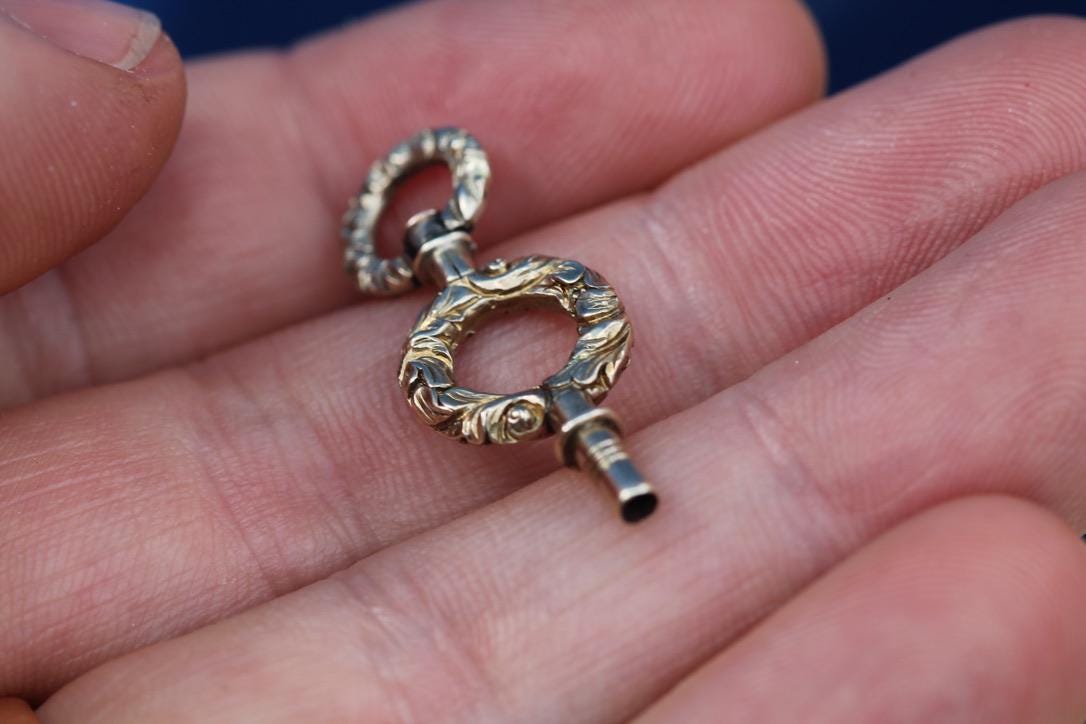 Antique Victorian 15ct Gold Filled Chased Watch Key | c.1860 — view 8