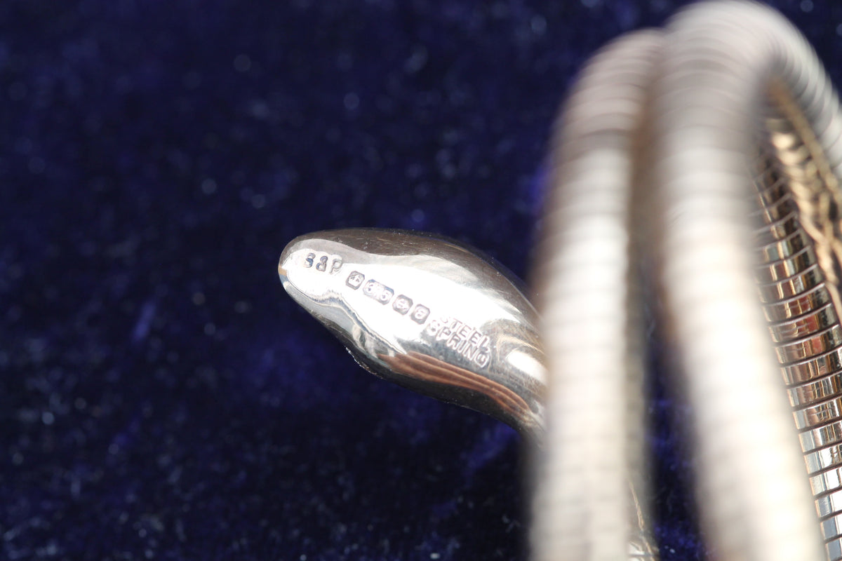 Vintage 1979 9ct Gold Expandable Snake Bangle with Ruby Eyes | 28g — view 9
