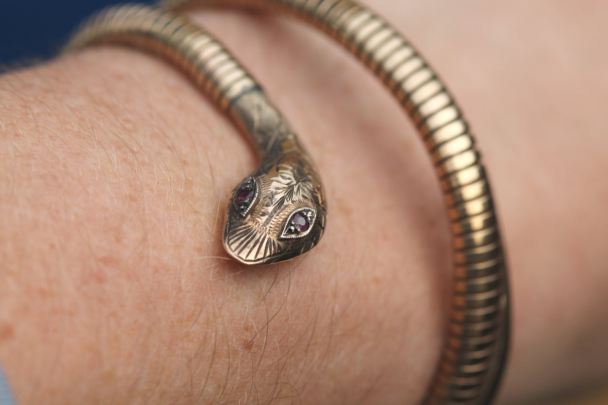 Vintage 1979 9ct Gold Expandable Snake Bangle with Ruby Eyes | 28g — view 13
