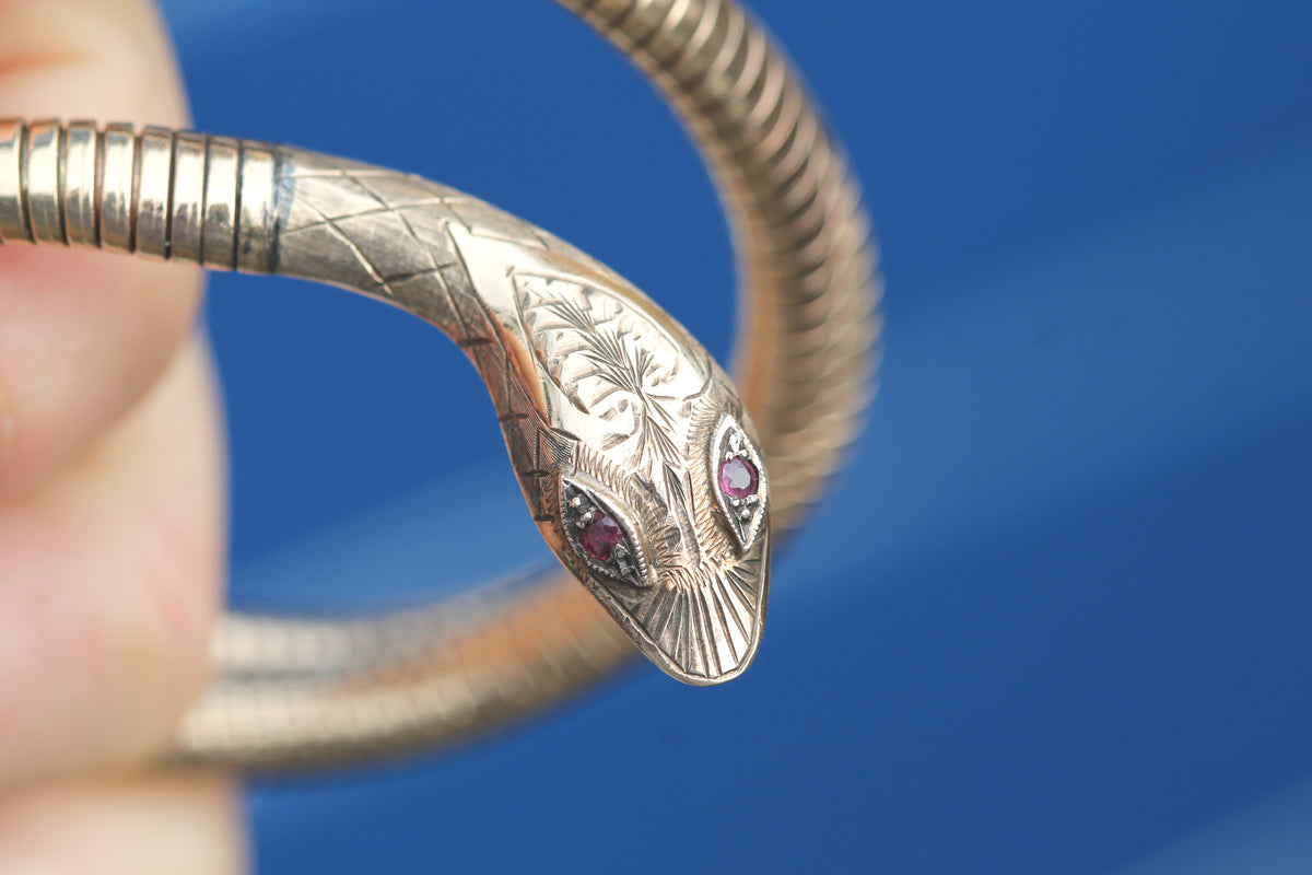 Vintage 1979 9ct Gold Expandable Snake Bangle with Ruby Eyes | 28g — view 11