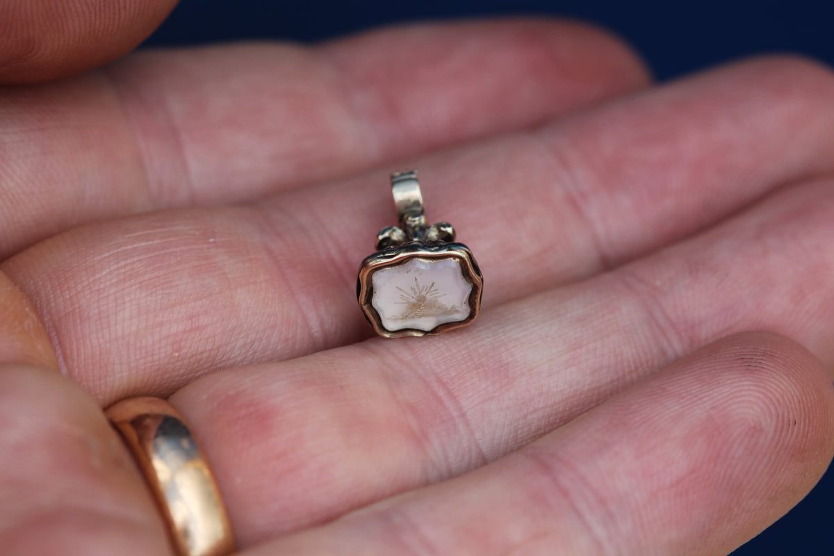 Antique Victorian 9ct Gold Cased Chalcedony “I Will Return” Seal Pendant c.1880 — view 8