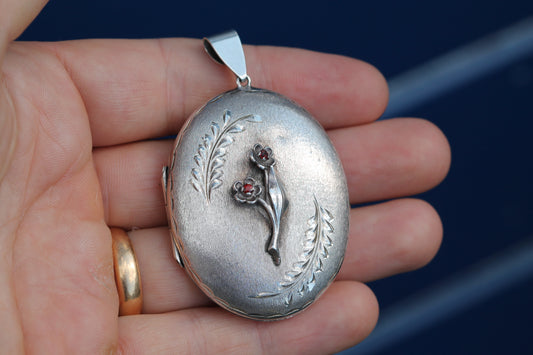 Vintage 1975 sterling silver Mizpah locket with garnet flowers