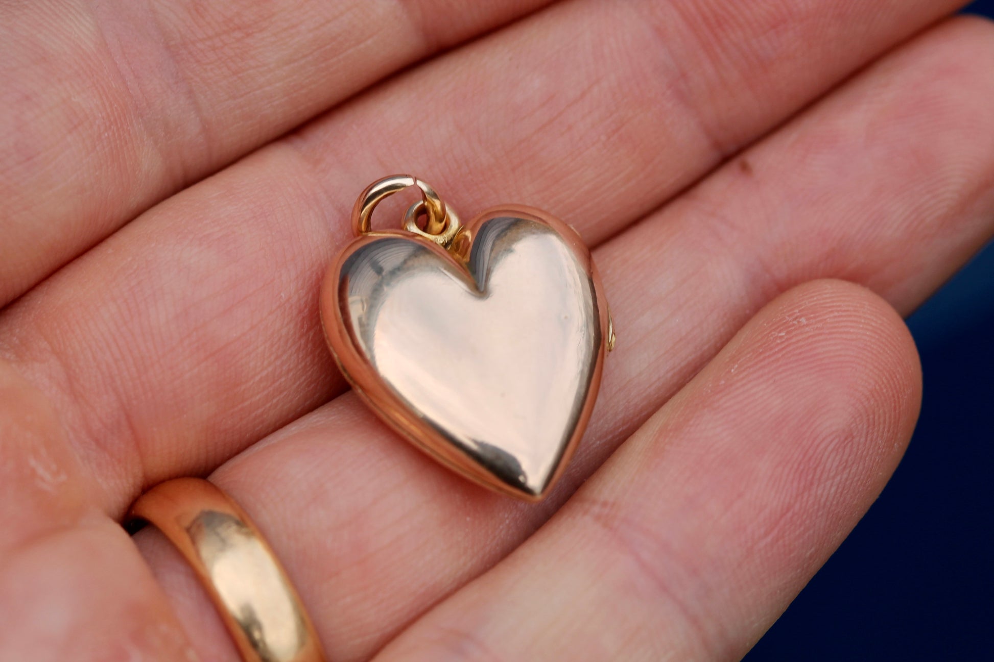 Reverse of antique 15ct gold Edwardian heart locket