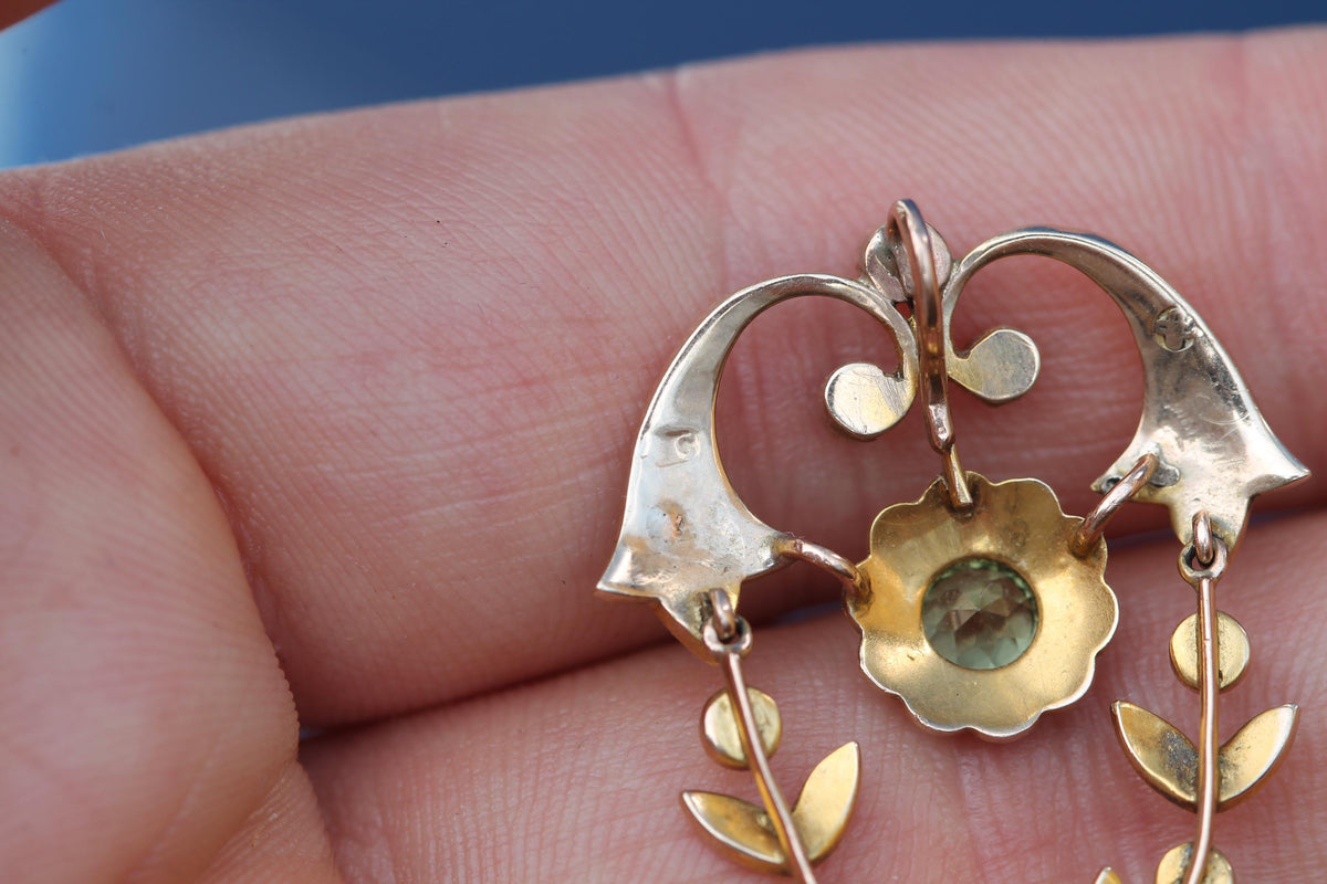 Antique Edwardian 9ct Gold Chrysoprase & Seed Pearl Articulated Pendant — view 11