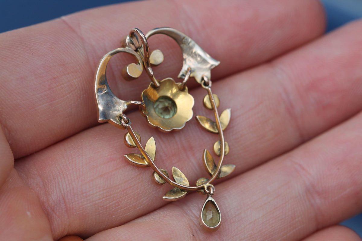 Antique Edwardian 9ct Gold Chrysoprase & Seed Pearl Articulated Pendant — view 13