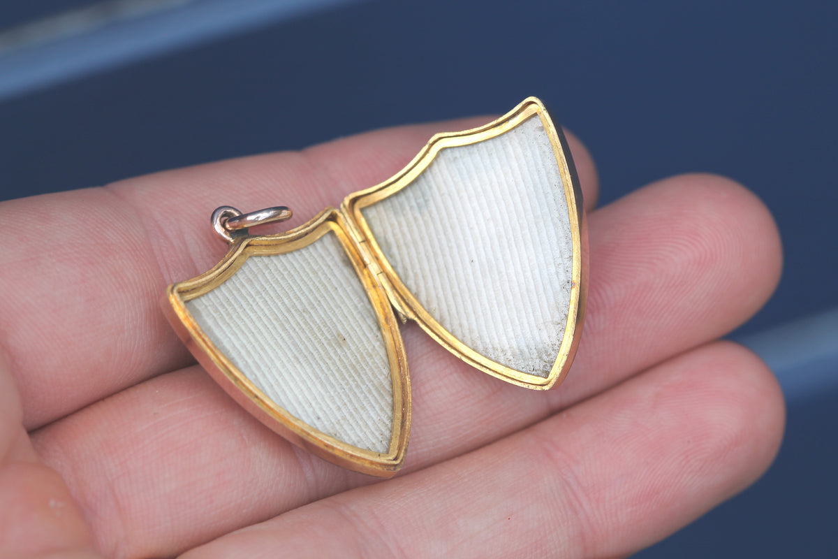 Antique Edwardian 9ct Gold Shield Locket | Ivy Leaf Engraving Chester 1901 — view 8