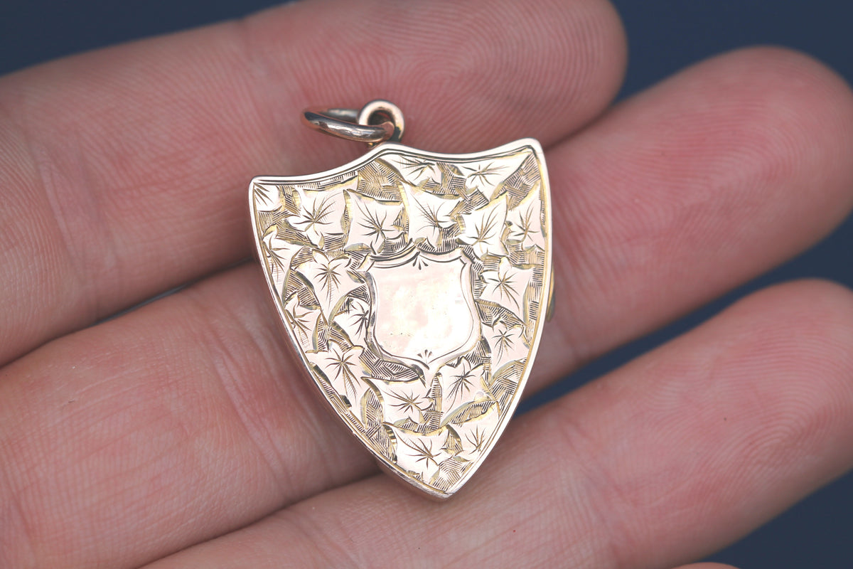 Antique Edwardian 9ct Gold Shield Locket | Ivy Leaf Engraving Chester 1901 — view 13