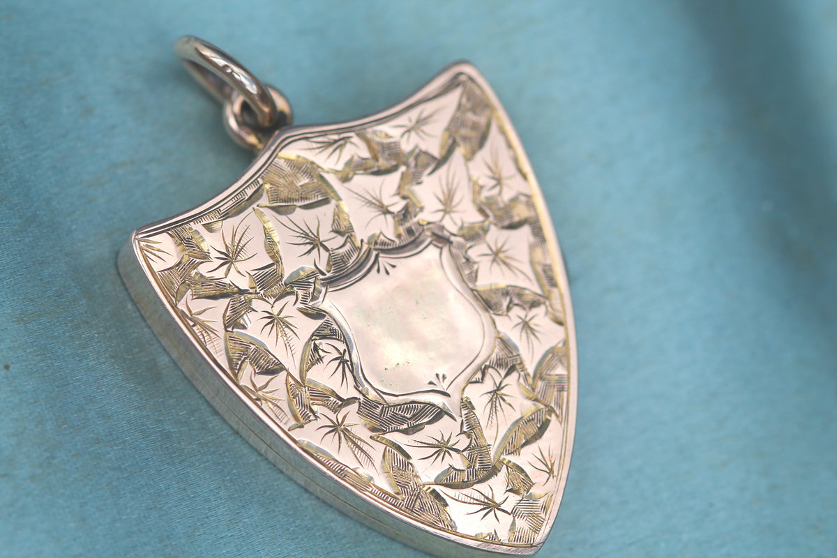 Antique Edwardian 9ct Gold Shield Locket | Ivy Leaf Engraving Chester 1901 — view 15