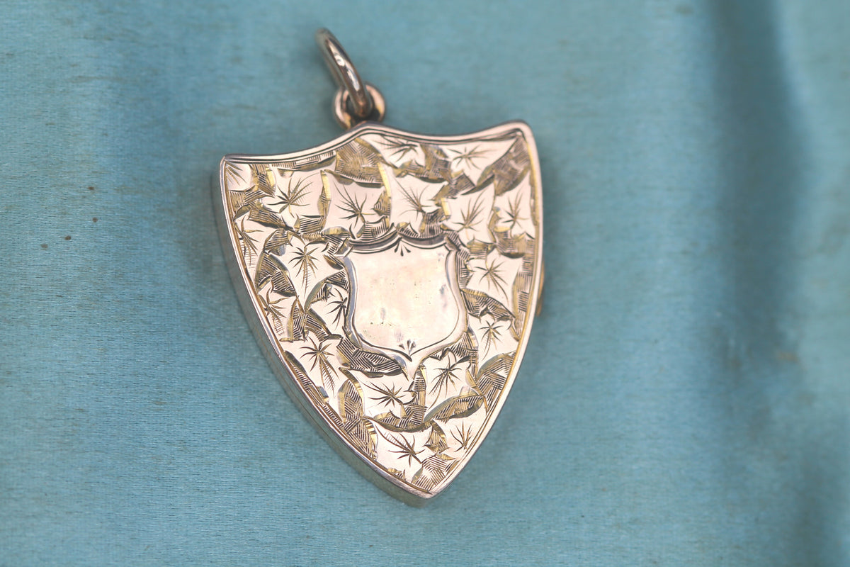 Antique Edwardian 9ct Gold Shield Locket | Ivy Leaf Engraving Chester 1901 — view 16