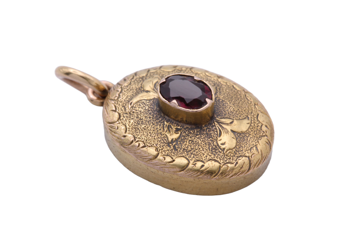 Antique Victorian 15ct Gold Garnet Keepsake Locket Pendant c.1880 — view 16
