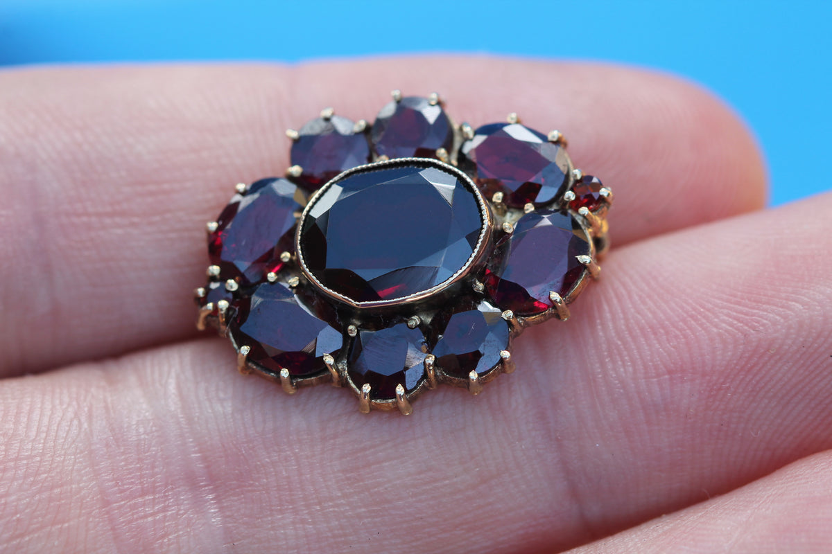 Vintage c.1960 Sterling Silver Gilt Garnet Cluster Brooch — view 4