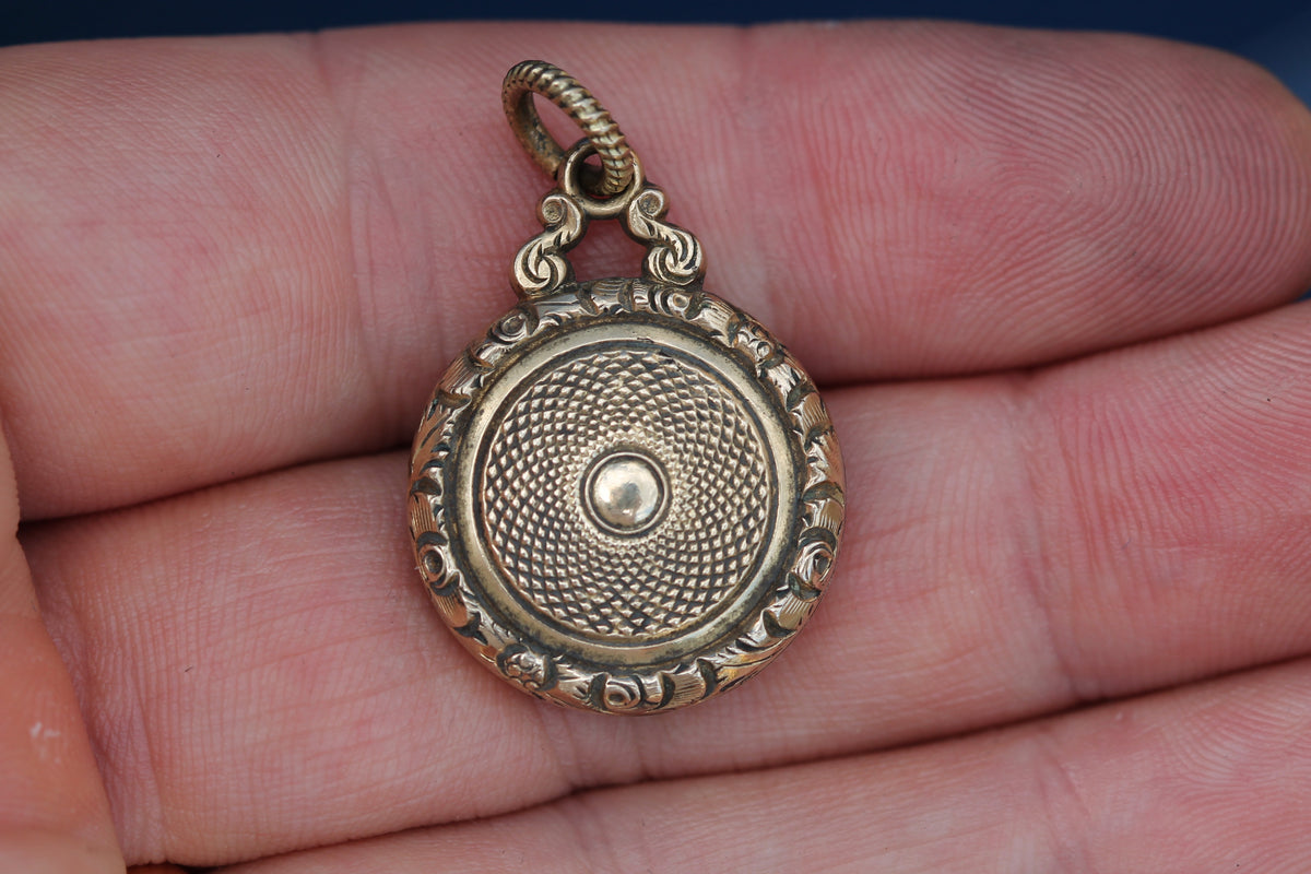 Reverse of Georgian 12ct gold glazed keepsake locket
