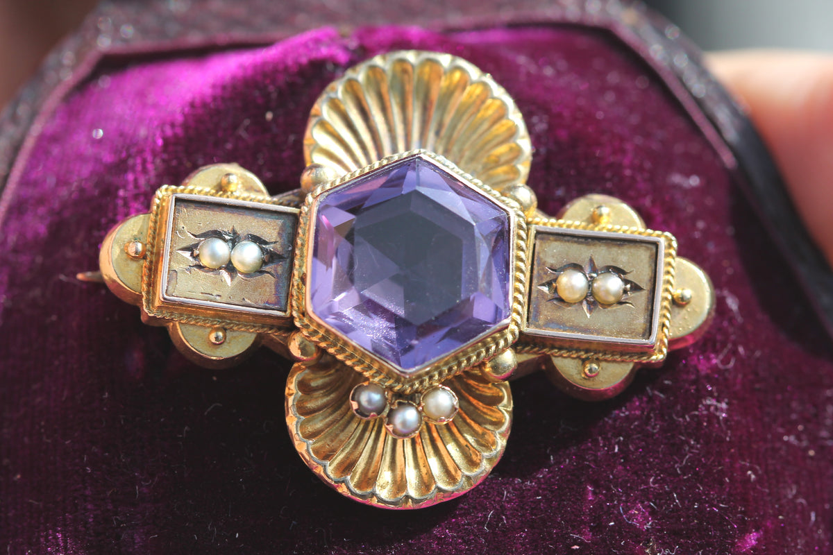 Antique Edwardian 15ct Gold Amethyst & Pearl Demi-Parure Brooch & Earrings — view 12