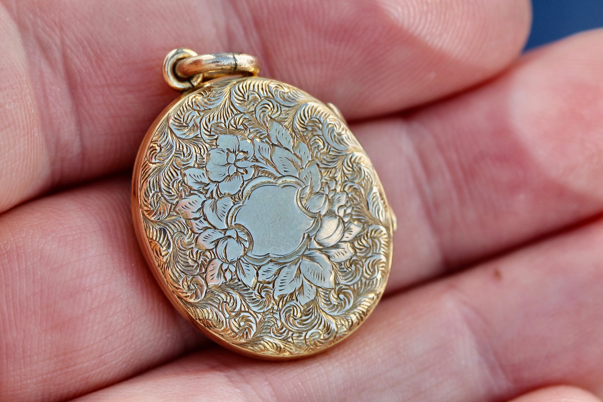 Antique Victorian 9ct Gold Back & Front Enamel Locket | Original Glass c.1890 — view 5