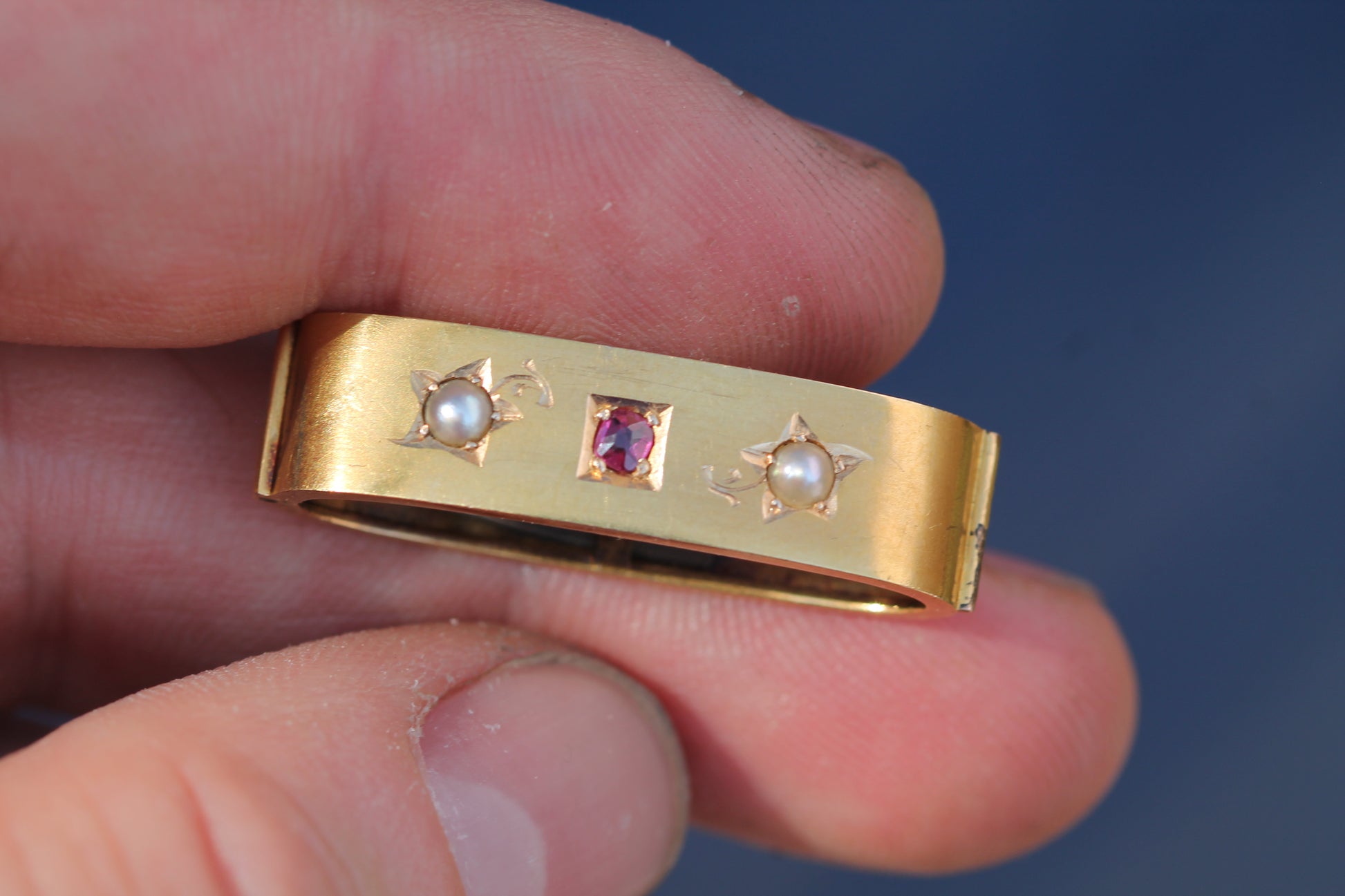 Antique Victorian 15ct Gold Ruby & Pearl Scarf Clip | Chester 1893 — view 5