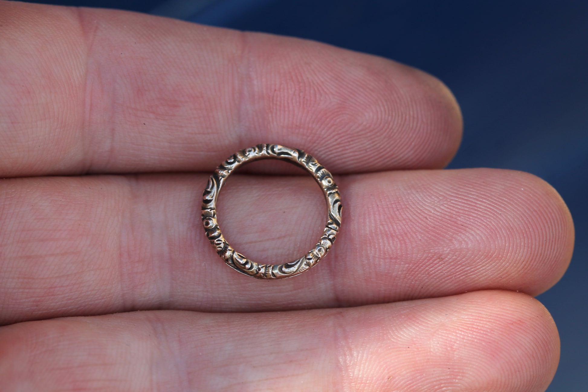 Antique Georgian 9ct Gold Engraved Split Ring | Foliate Fob Ring c.1820 — view 10
