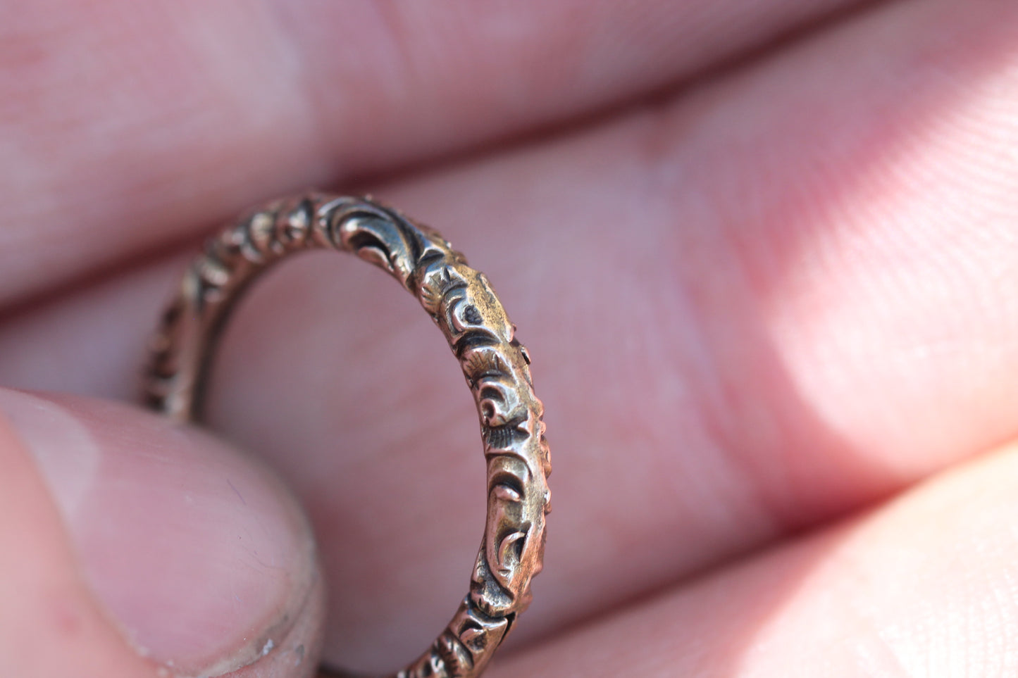 Antique Georgian 9ct Gold Engraved Split Ring | Foliate Fob Ring c.1820 — view 4