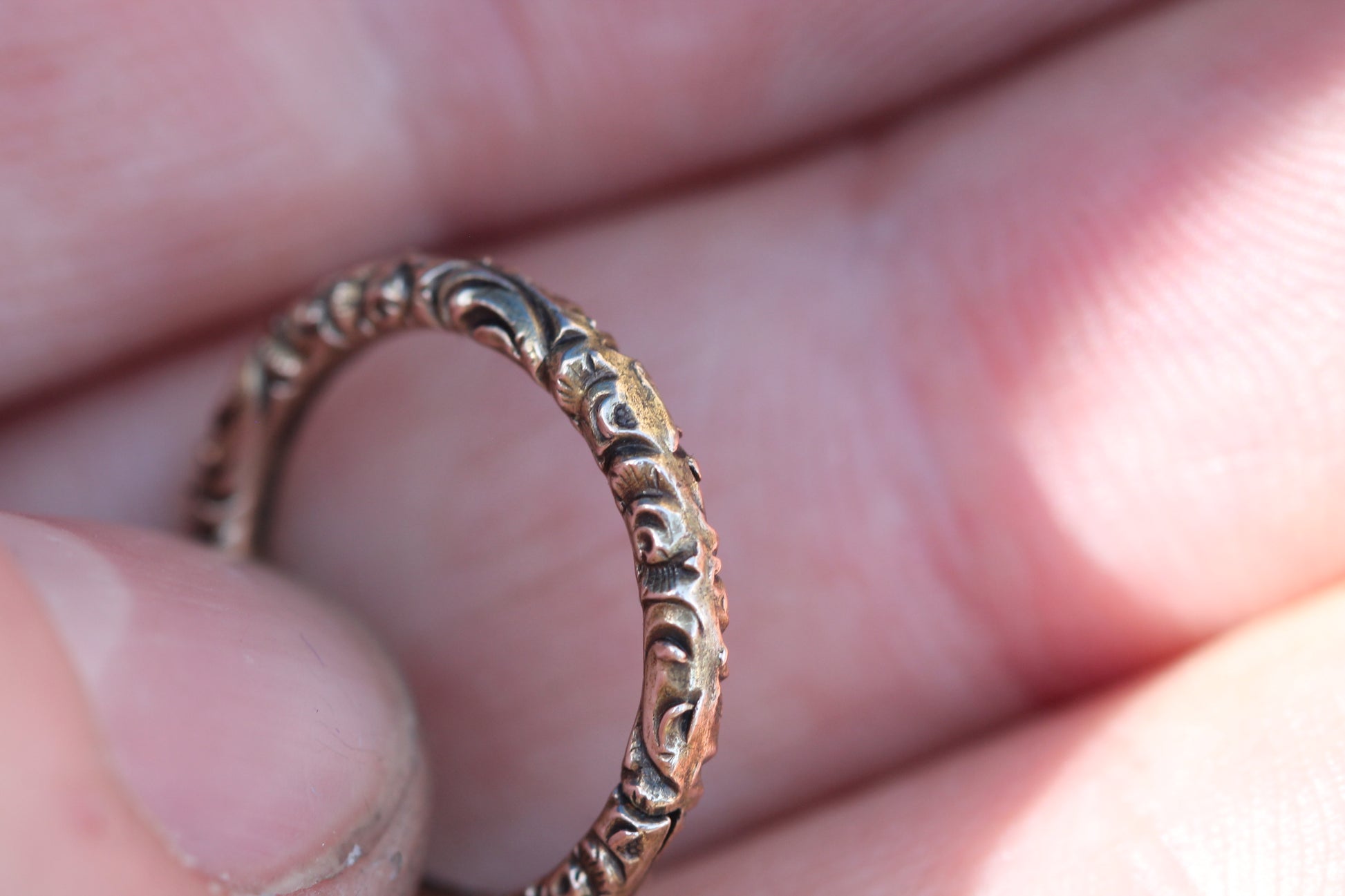 Antique Georgian 9ct Gold Engraved Split Ring | Foliate Fob Ring c.1820 — view 4
