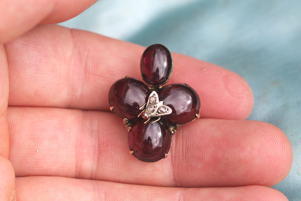 Antique Victorian 9ct Gold Garnet Flower Pendant with Diamond Fly c.1860 — view 12
