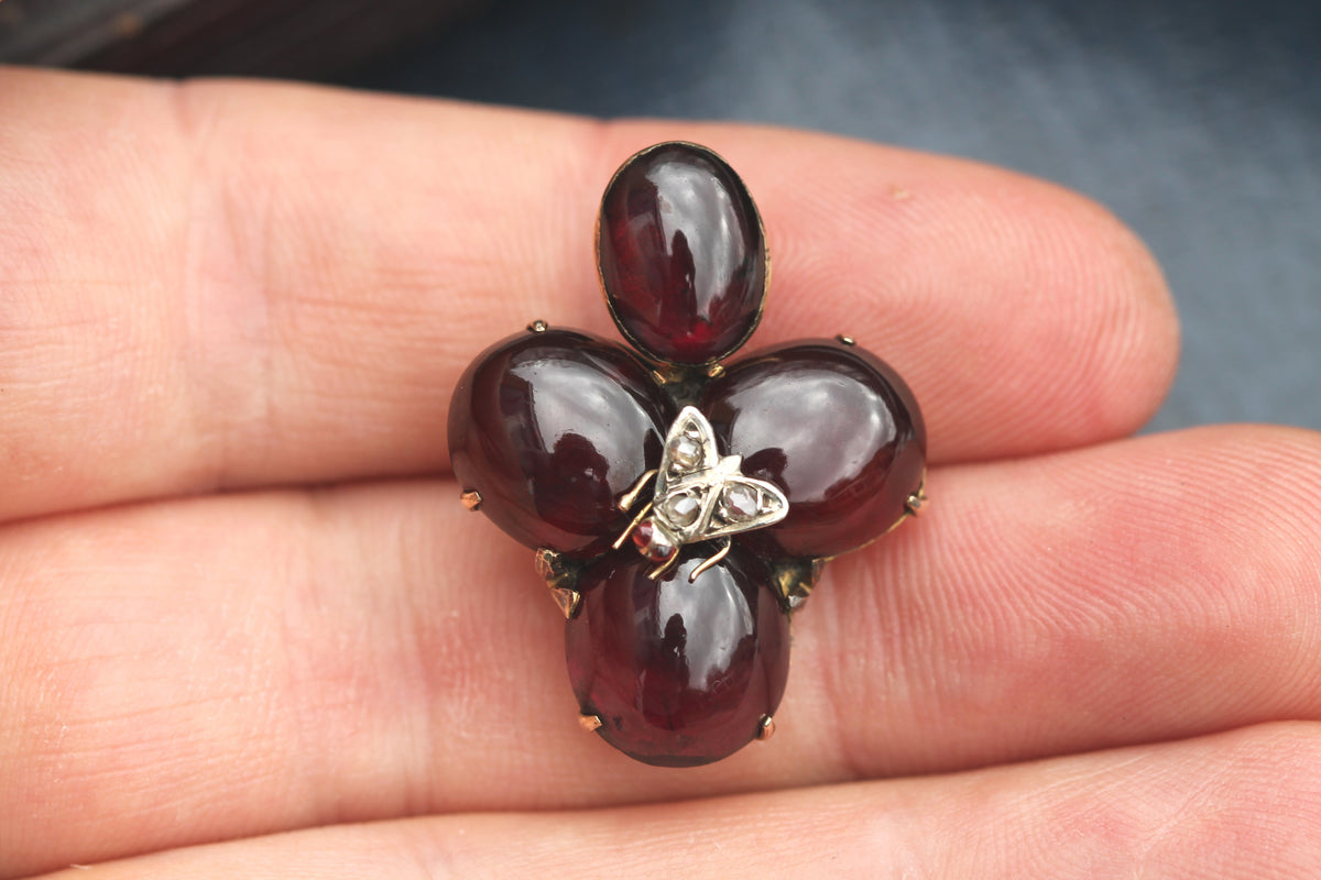 Antique Victorian 9ct Gold Garnet Flower Pendant with Diamond Fly c.1860 — view 15