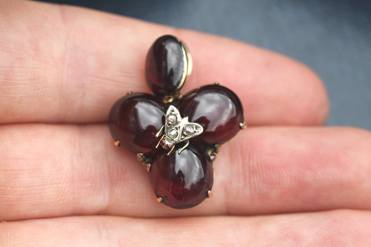 Antique Victorian 9ct Gold Garnet Flower Pendant with Diamond Fly c.1860 — view 18
