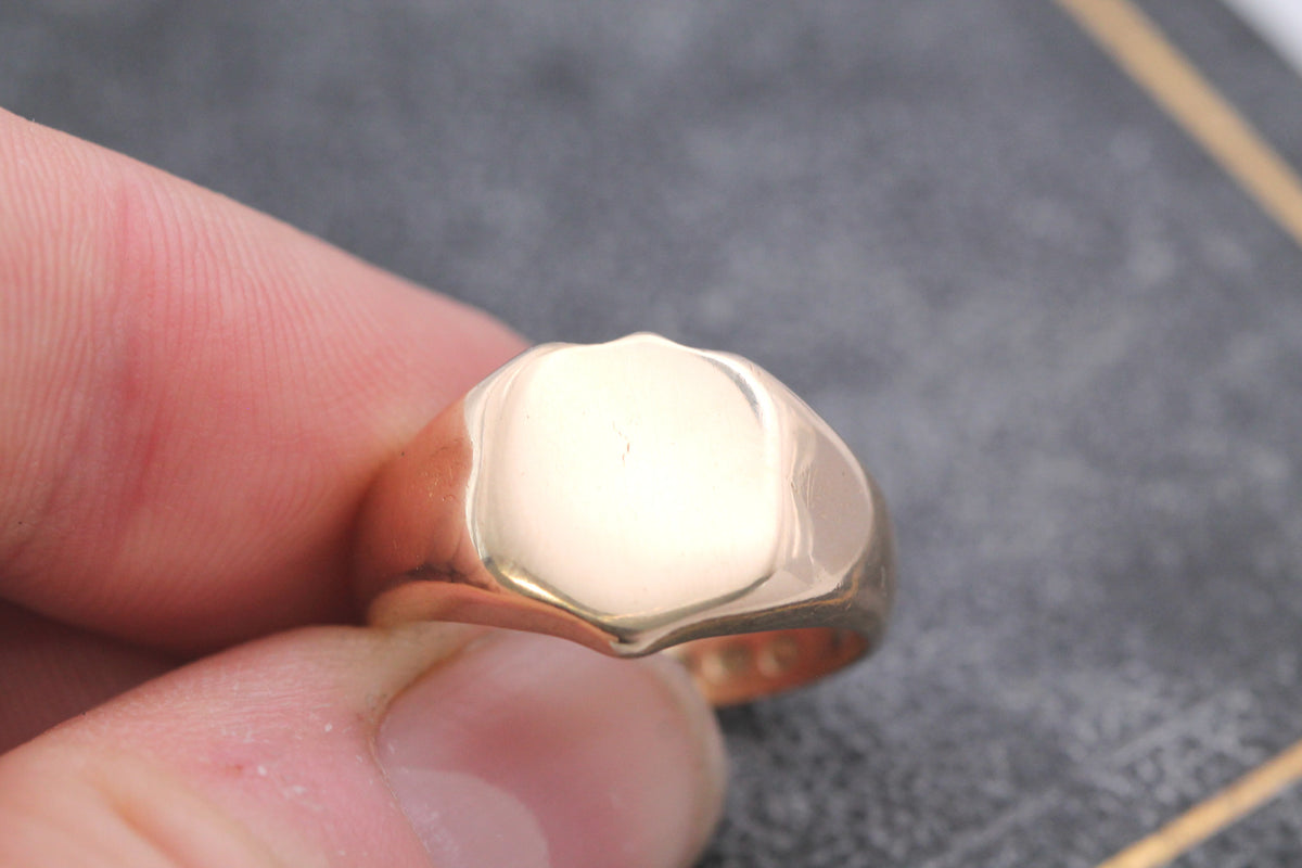 Antique Victorian 18ct Gold Shield Signet Ring 1871 | 11g — view 6