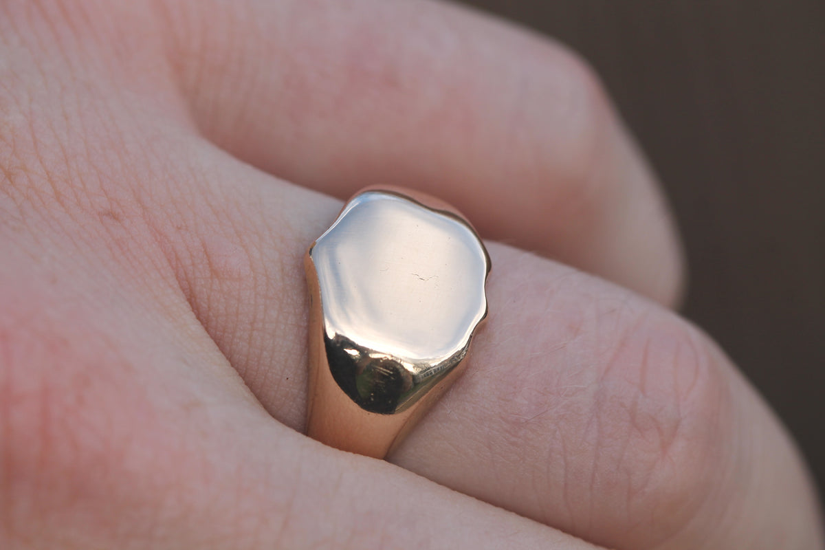 Antique Victorian 18ct Gold Shield Signet Ring 1871 | 11g — view 13