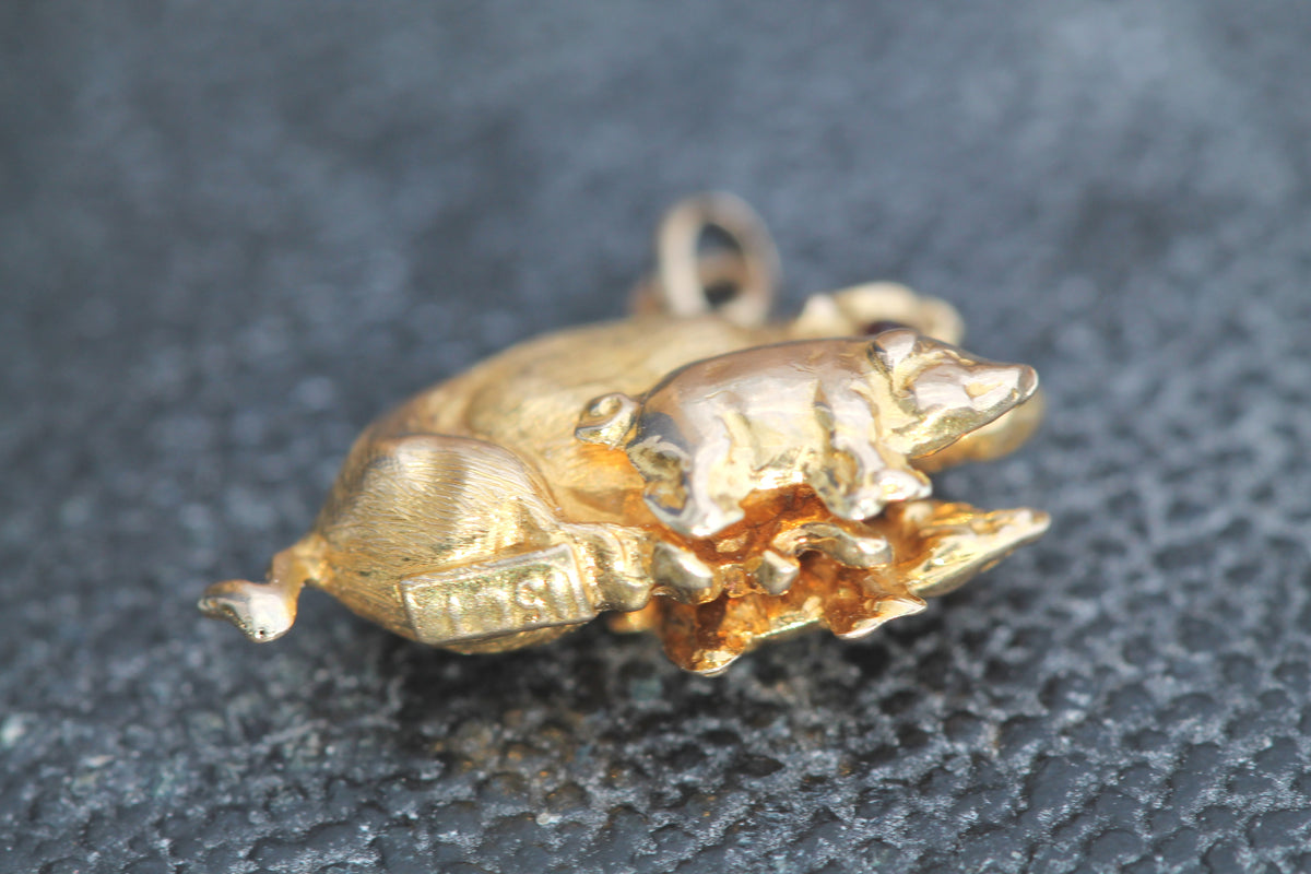 Antique Edwardian 15ct Gold Pig & Piglet Charm with Ruby Eyes — view 10