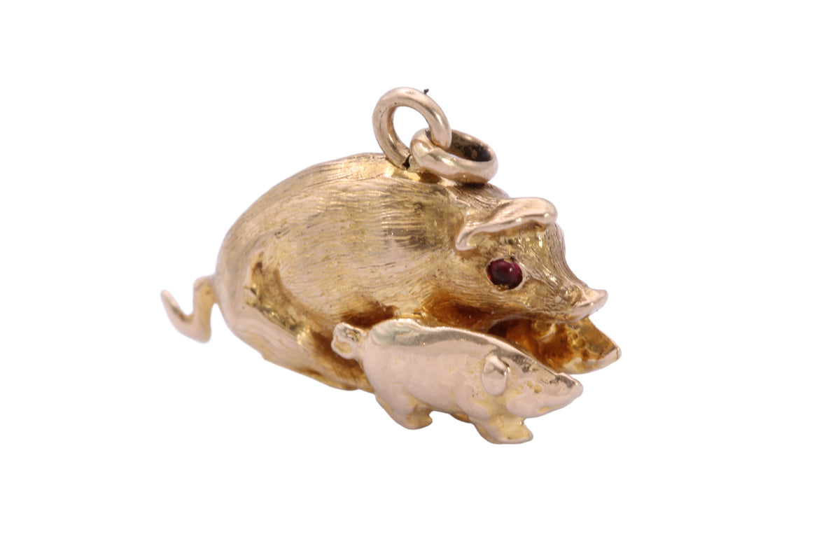 Antique Edwardian 15ct gold pig and piglet charm with ruby eyes