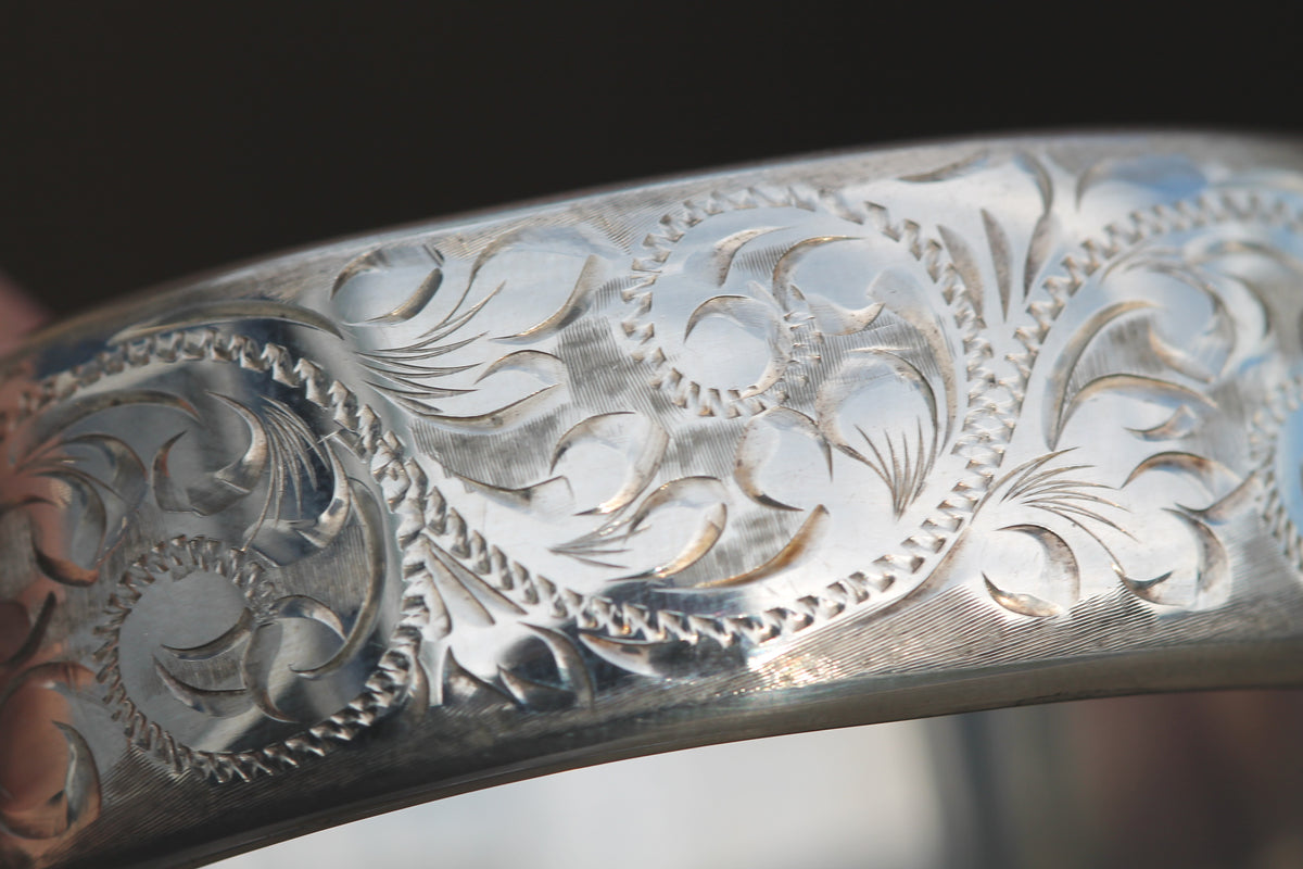 Vintage Sterling Silver Engraved Hinged Bangle | 1986 — view 12