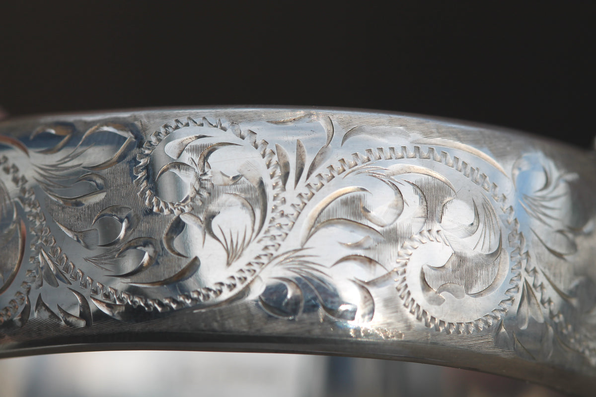 Vintage Sterling Silver Engraved Hinged Bangle | 1986 — view 13