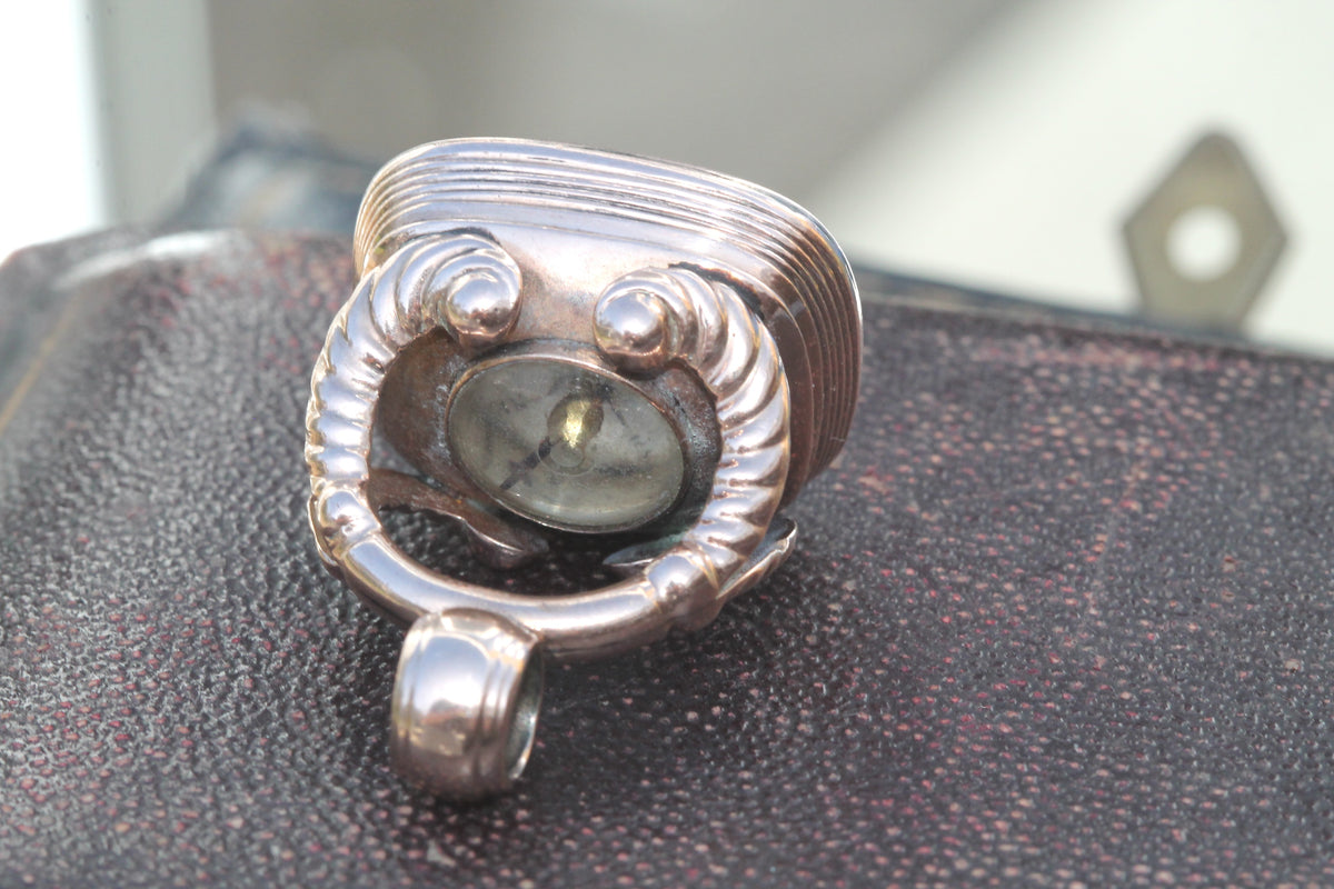 Antique Early Victorian 9ct Gold Carnelian Intaglio Compass Seal c.1860 — view 10