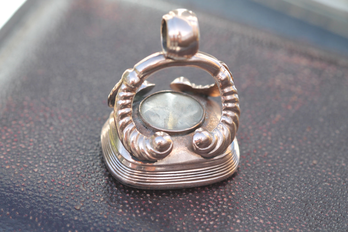 Antique Victorian 9ct gold carnelian intaglio compass seal