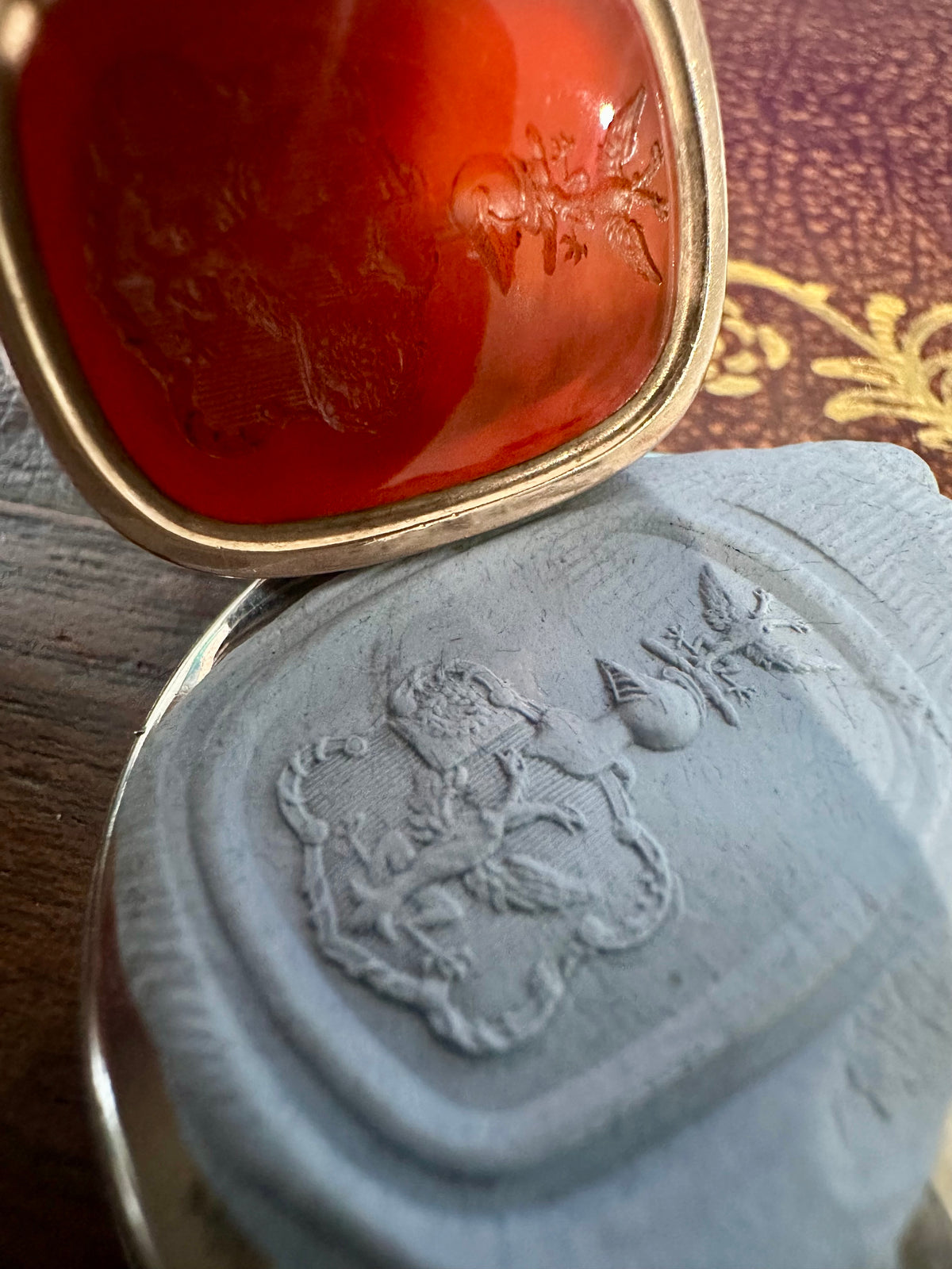 Antique Early Victorian 9ct Gold Carnelian Intaglio Compass Seal c.1860 — view 16