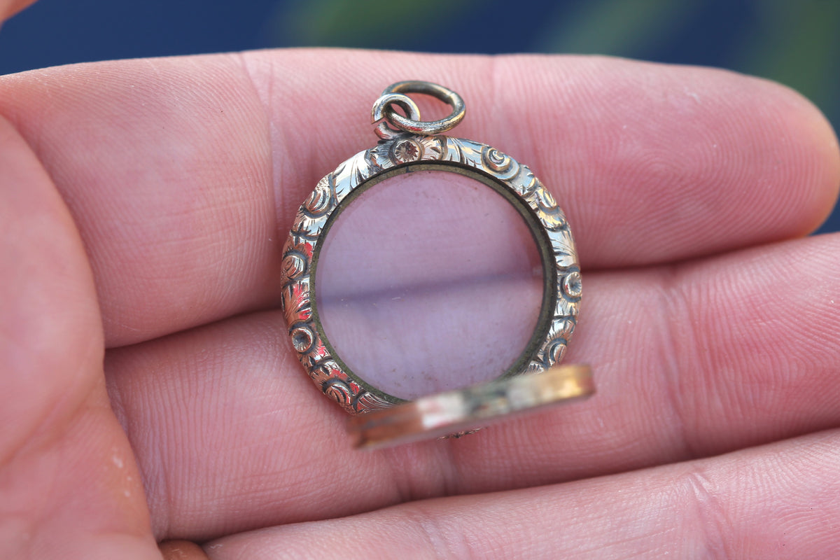 Antique Early Victorian 9ct Gold Filled Chased Glass Shaker Locket c.1850 — view 10