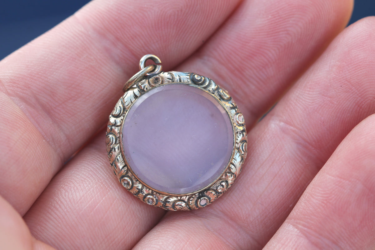 Antique Early Victorian 9ct Gold Filled Chased Glass Shaker Locket c.1850 — view 8