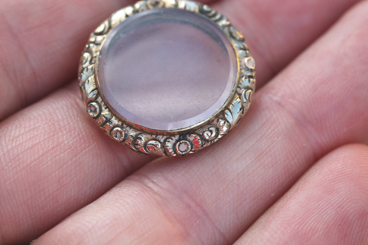 Antique Early Victorian 9ct Gold Filled Chased Glass Shaker Locket c.1850 — view 9