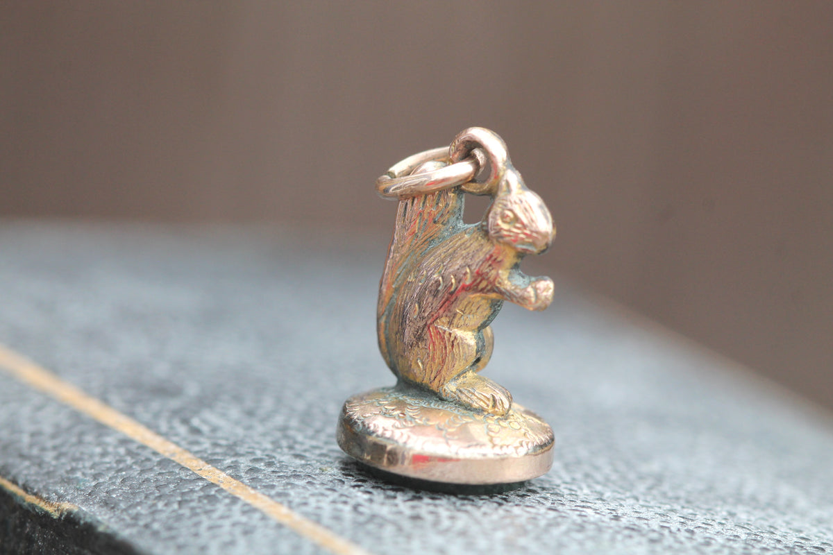 Antique Victorian 9ct rolled gold squirrel charm with bloodstone base