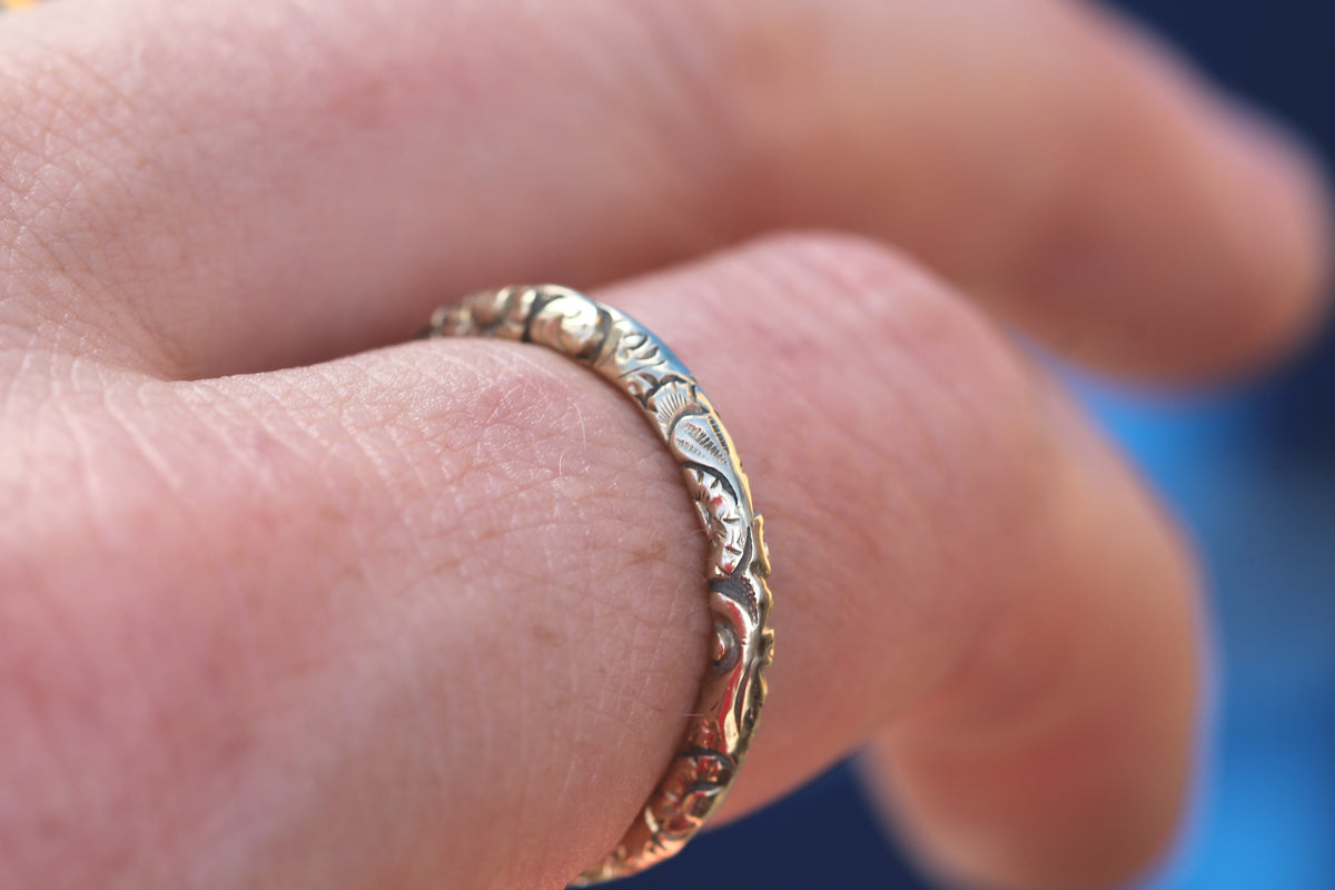 Antique Georgian 15ct Gold Chased Large Split Ring c.1820-1830 | 24.5mm — view 5