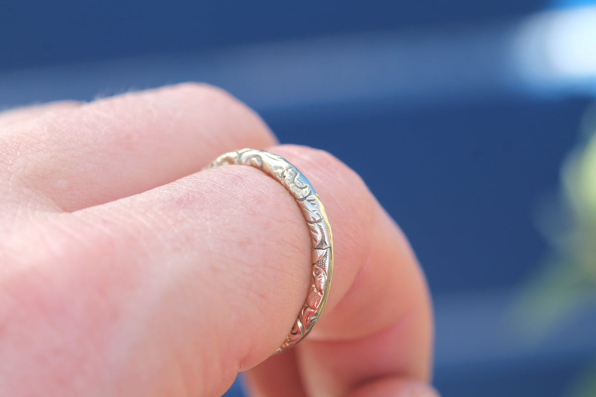 Antique Georgian 15ct Gold Chased Large Split Ring c.1820-1830 | 24.5mm — view 7
