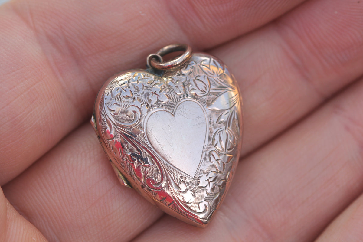 Antique Victorian 9ct Rose Gold Back & Front Engraved Heart Locket — view 11