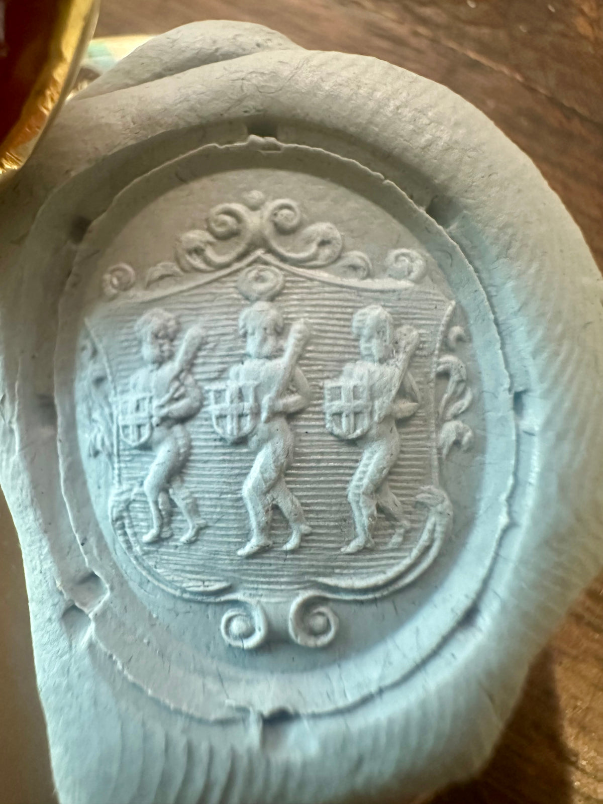 Antique Victorian 18ct Gold Carnelian Wood Family Heraldic Intaglio Seal c.1860 — view 5
