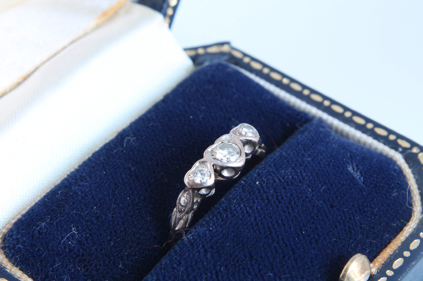 Art Deco 18ct Gold Diamond Heart Ring